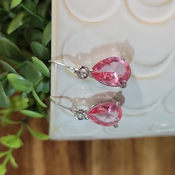 🔥LAST PAIR🔥 WATERMELON GLASS SPARKLE EARRINGS - Picture 1 of 7